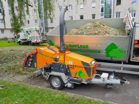 Verkauf von einer neuwertigen Jensen Holzhackmaschine A540