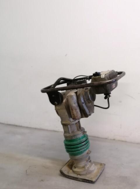 Wacker Hüpfer Stampfer