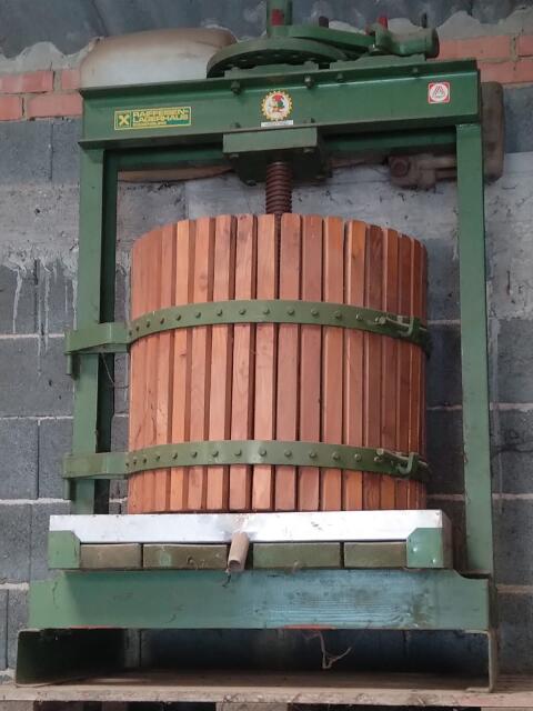 Obst-Weinpresse