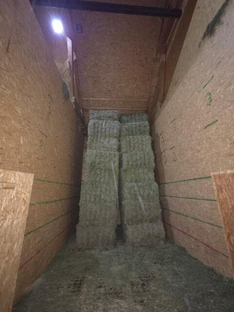 Stockgepresstes Heu