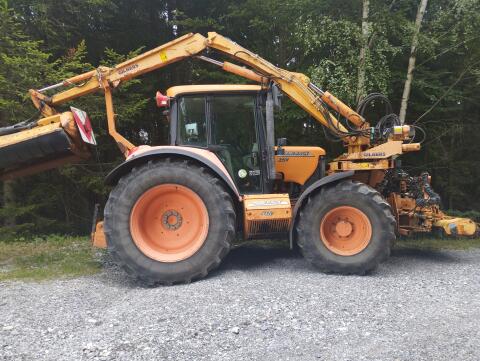 John Deere 6320