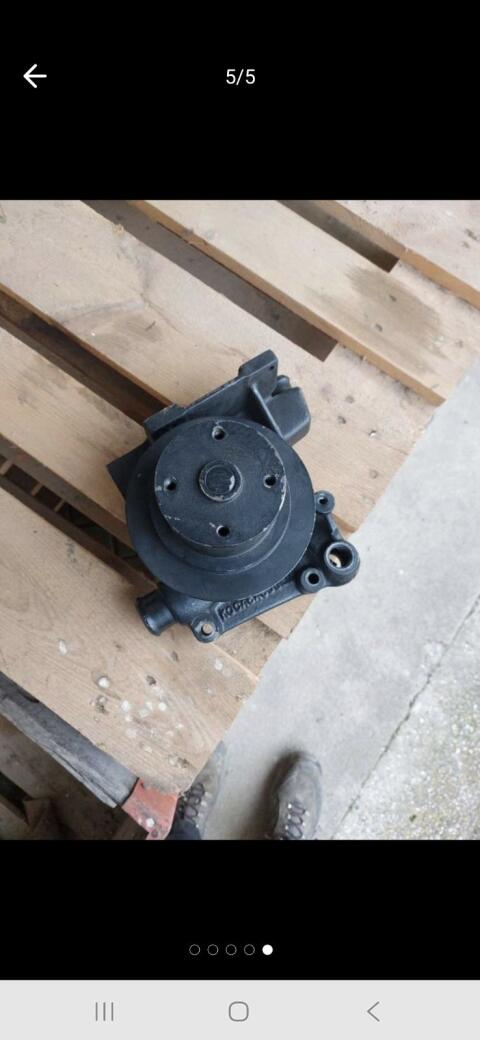 Verkaufe neue Wasserpumpe aus Lagerbestand für Steyr