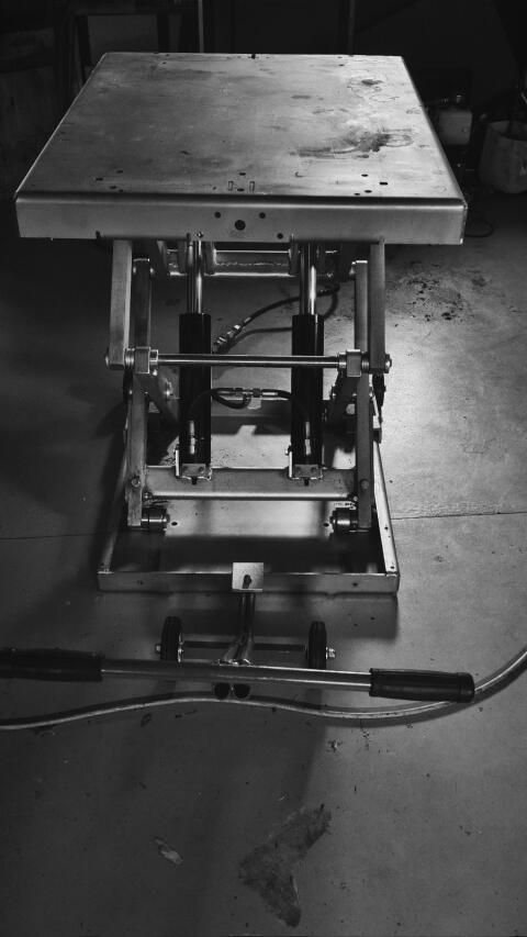Hydraulischer Hubtisch