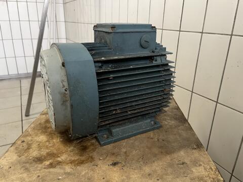 ASEA Motor - 4 kW (5,5 PS) MBL112 M 28-4