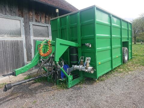 Güllecontainer mit Pumpe