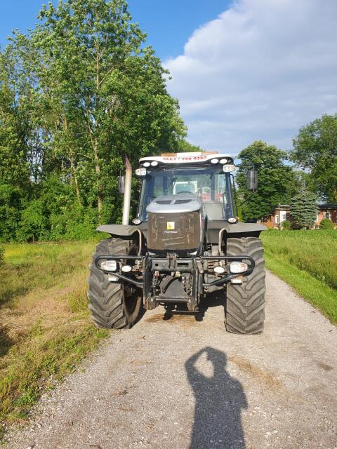 Traktor JCB 3230