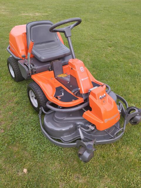 Allrad Rider Husqvarna Rasentraktor R16C AWD