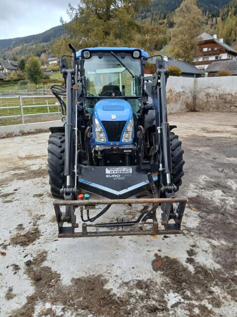 New Holland T4020