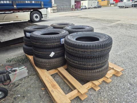 Neue Reifen 215R 14C