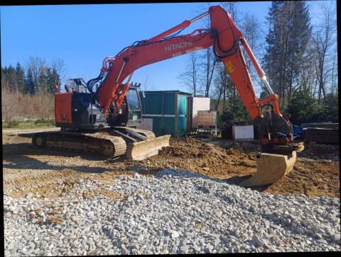 Bagger Hitachi 225 US LC