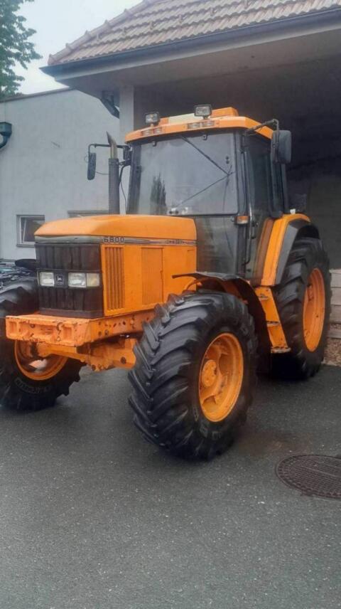 John Deere 6800