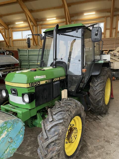 John Deere 1850