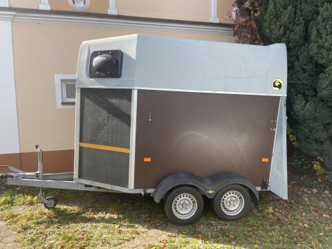 Pferdeanhänger