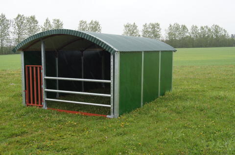 Kleine Kälberhütte L 4,20 x B 2,85 x H 2,10 m