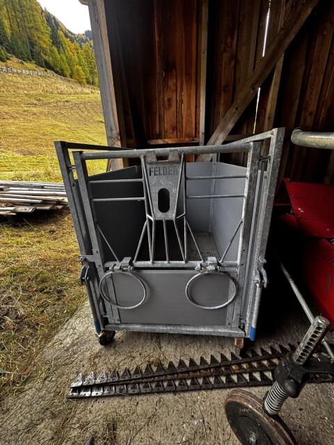 Fahrbare Kälberbox