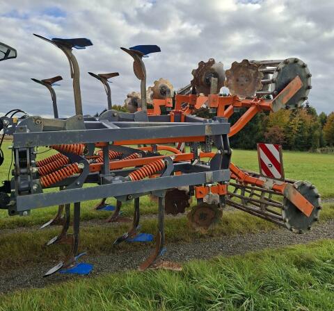 Grubber Mandam Flügelschar steingesichert 4,8 m neu bestückt