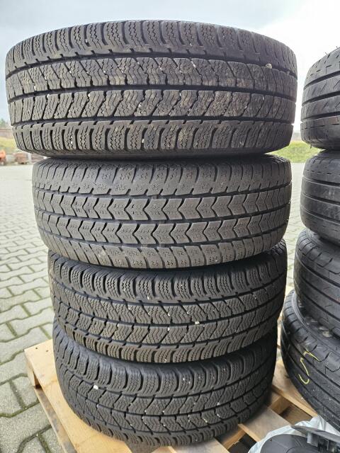 4 Stk. Winterreifen auf Felgen für VW T6