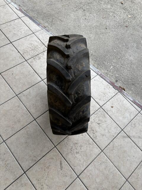 Reifen 260/70R16