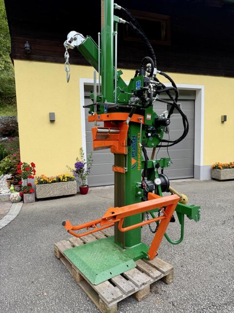 Holzspalter Posch Hydrocombi 22 mit Funkseilwinde