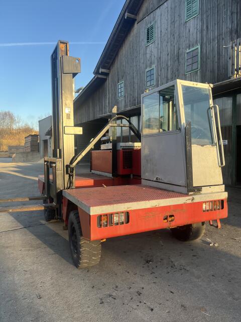 Seitenstapler Lancer Boss Steinbock