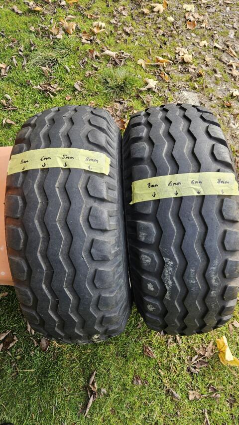 2 Stk. Reifen 10,0/75-15,3 Goodyear schlauchlos gebraucht