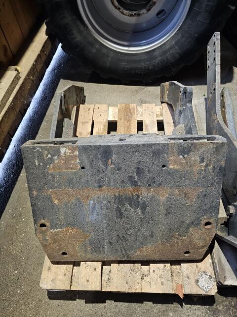 Kommunalplatte Schneepflugplatte Steyr New Holland Case