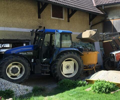 New Holland TS115