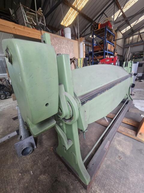 Hydraulische Schwenkbiegemaschine, Abkantbank