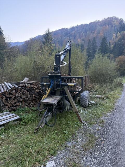 Krananhänger Holzknecht mit PemaQ Kran