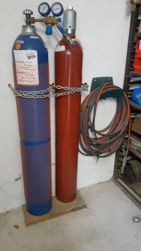 Gasflaschen Sauerstoff und Acetylen