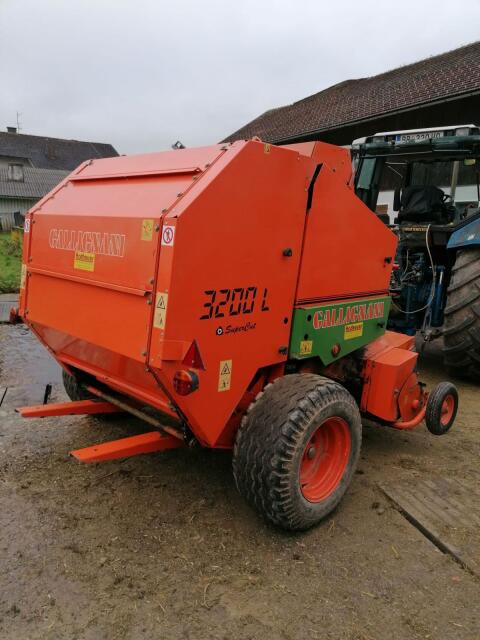 Rundballenpresse Gallignani 3200 L