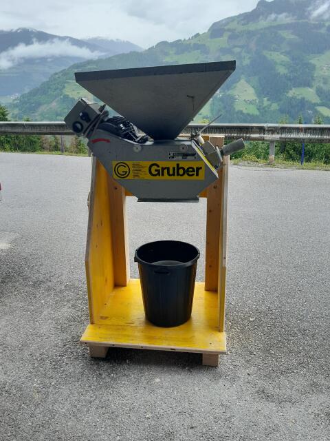 Gruber Getreidequetsche