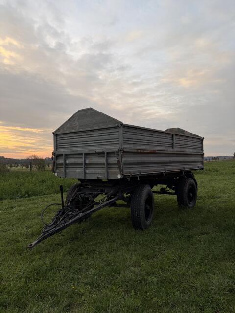 Zweiachs-Dreiseitenkipper