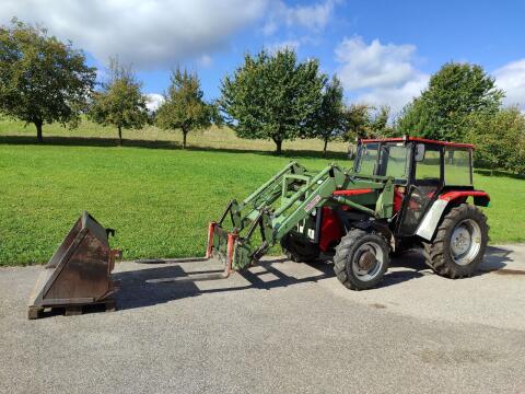 Traktor mit Frontlader Massey Ferguson 254