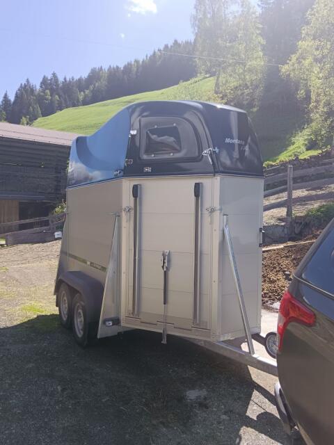 Pferdeanhänger