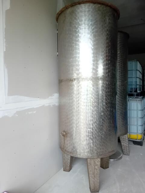 Edelstahltank