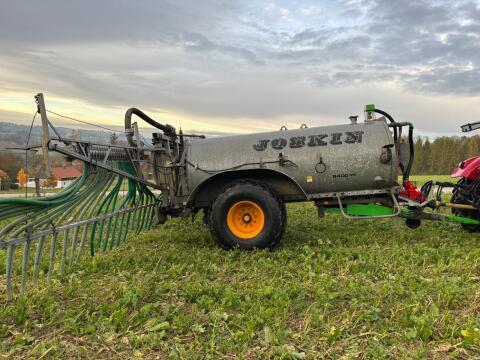Joskin 8400 ME mit 12 m Fliegl Schleppschlauch, Turbofüller