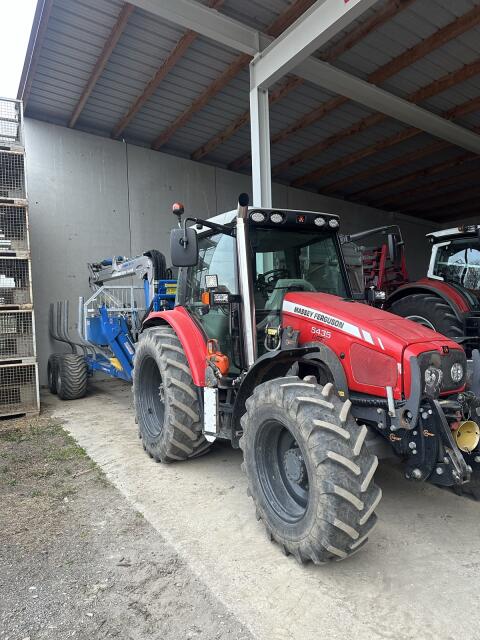 Massey Ferguson 5435
