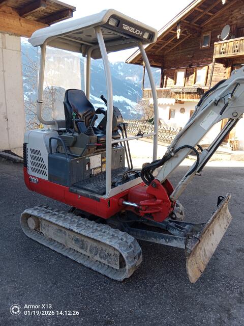 Bagger Takeuchi TB016