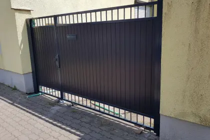 Hoftore, Metallzäune direkt vom Hersteller aus Polen.