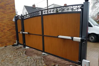 Hoftore, Metallzäune direkt vom Hersteller aus Polen.