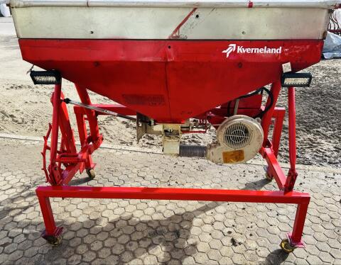 Kverneland Accord Fronttank (DF1,Saatgut,Dünger,Drille)