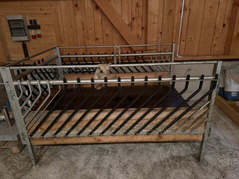 Futterraufe für Schafe