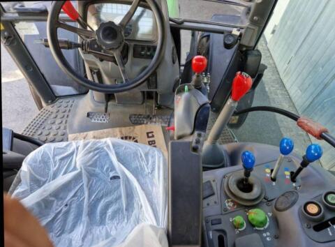 Ich verkaufe meinen Traktor.