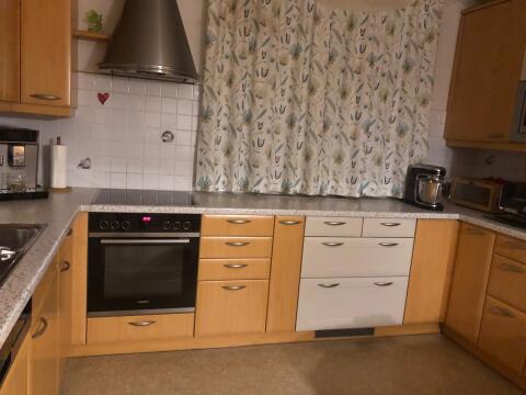 Küche komplett mit Elektrogeräte