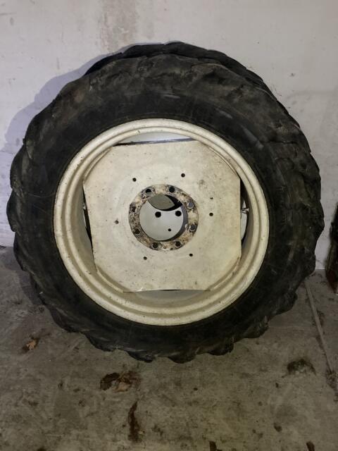 Reifen mit zwillingsreifen steyr 650/760