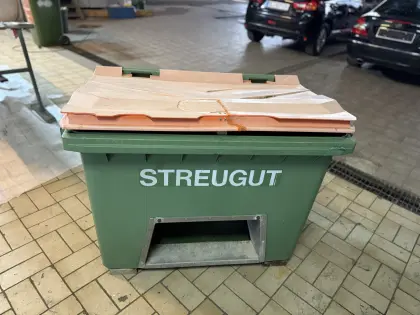 Streugutbehälter
