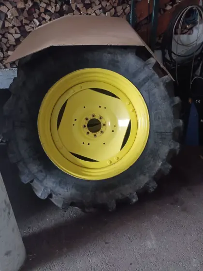 Kompletträder 540/65 R38 für John Deere