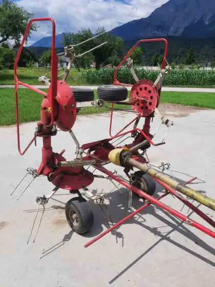 Kreiselzetter Pöttinger Hit 40A