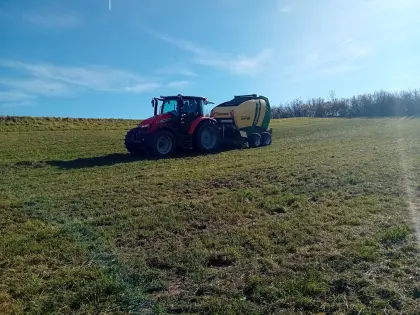 Lohnpressen und Ballenwickeln